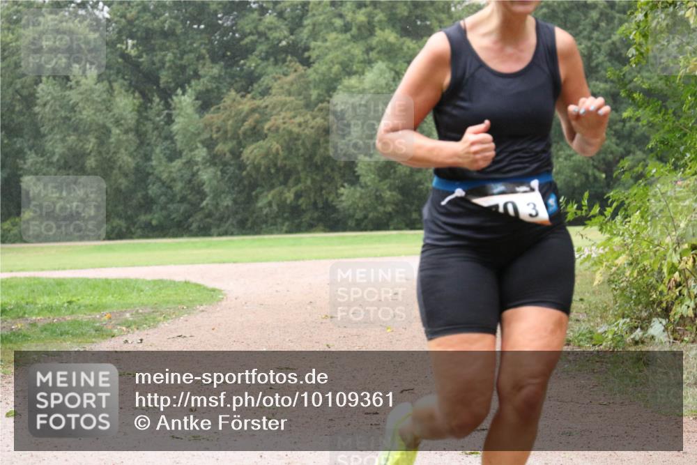 30.08.2026 - Elbe Triathlon Hamburg Antke Förster http://msf.ph/oto/10109361 30.08.2026 15:53:22 Laufen 03 meine-sportfotos.de