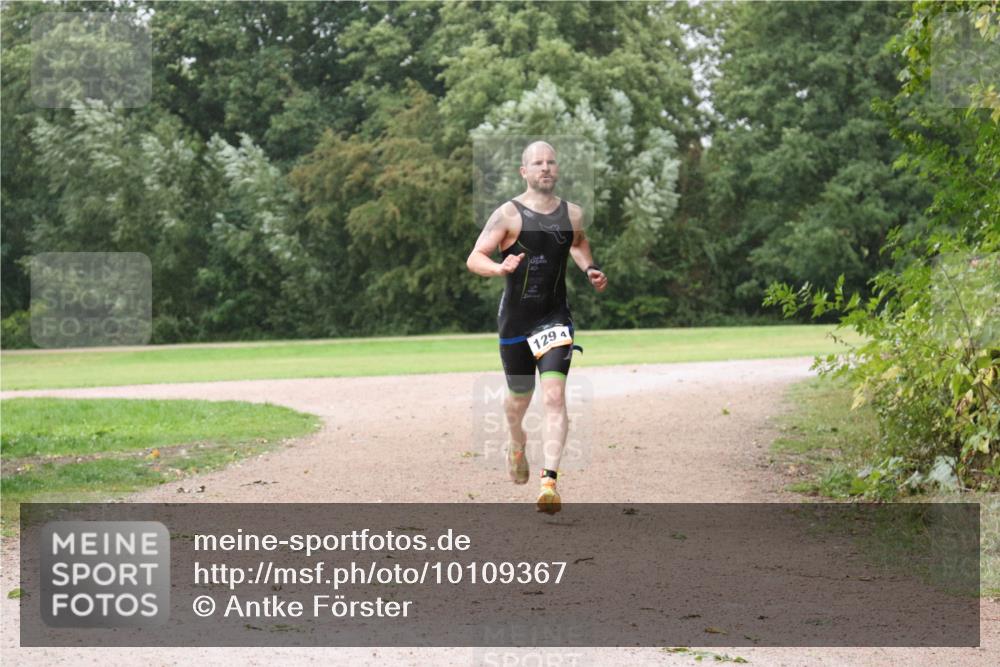 30.08.2026 - Elbe Triathlon Hamburg Antke Förster http://msf.ph/oto/10109367 30.08.2026 15:54:23 Laufen 129, 4 meine-sportfotos.de
