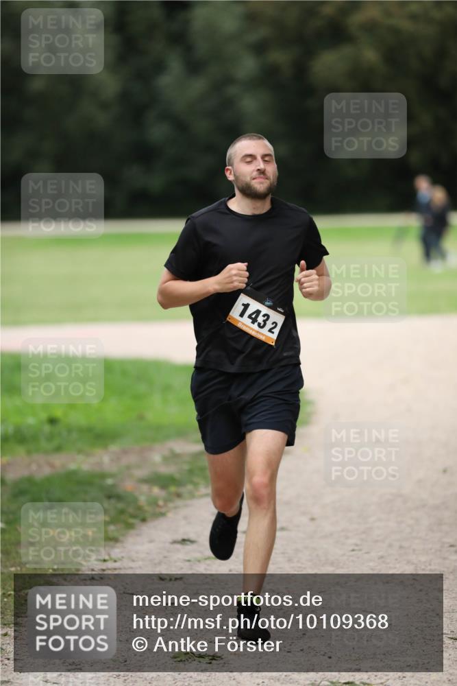 30.08.2026 - Elbe Triathlon Hamburg Antke Förster http://msf.ph/oto/10109368 30.08.2026 15:31:04 Laufen 1432 meine-sportfotos.de