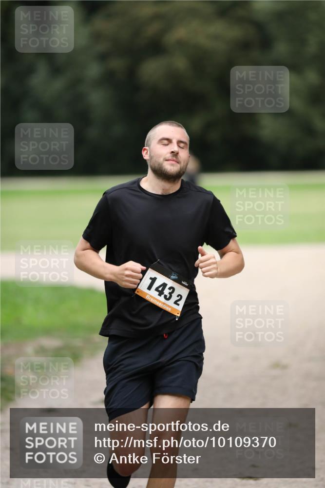 30.08.2026 - Elbe Triathlon Hamburg Antke Förster http://msf.ph/oto/10109370 30.08.2026 15:31:05 Laufen 1432 meine-sportfotos.de