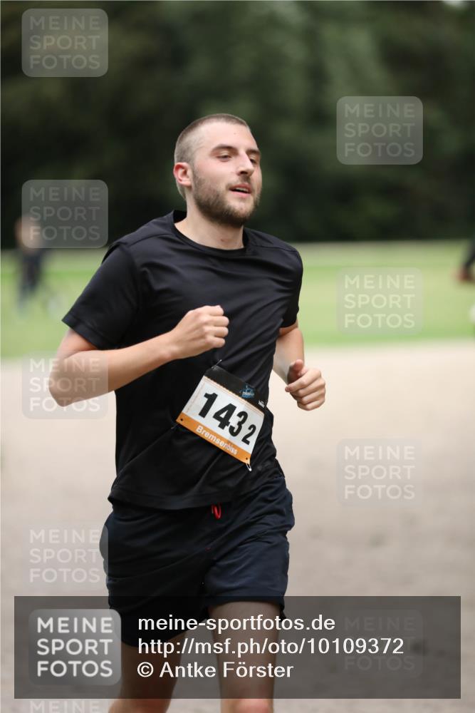 30.08.2026 - Elbe Triathlon Hamburg Antke Förster http://msf.ph/oto/10109372 30.08.2026 15:31:05 Laufen 1432 meine-sportfotos.de