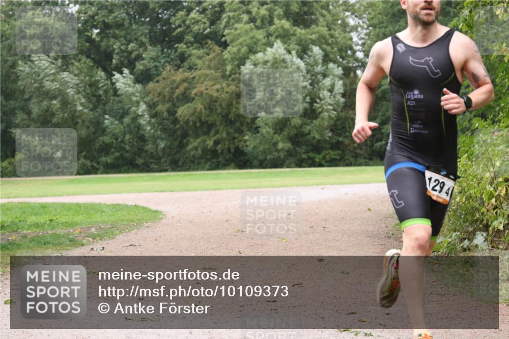 30.08.2026 - Elbe Triathlon Hamburg Antke Förster http://msf.ph/oto/10109373 30.08.2026 15:54:25 Laufen 1294 meine-sportfotos.de