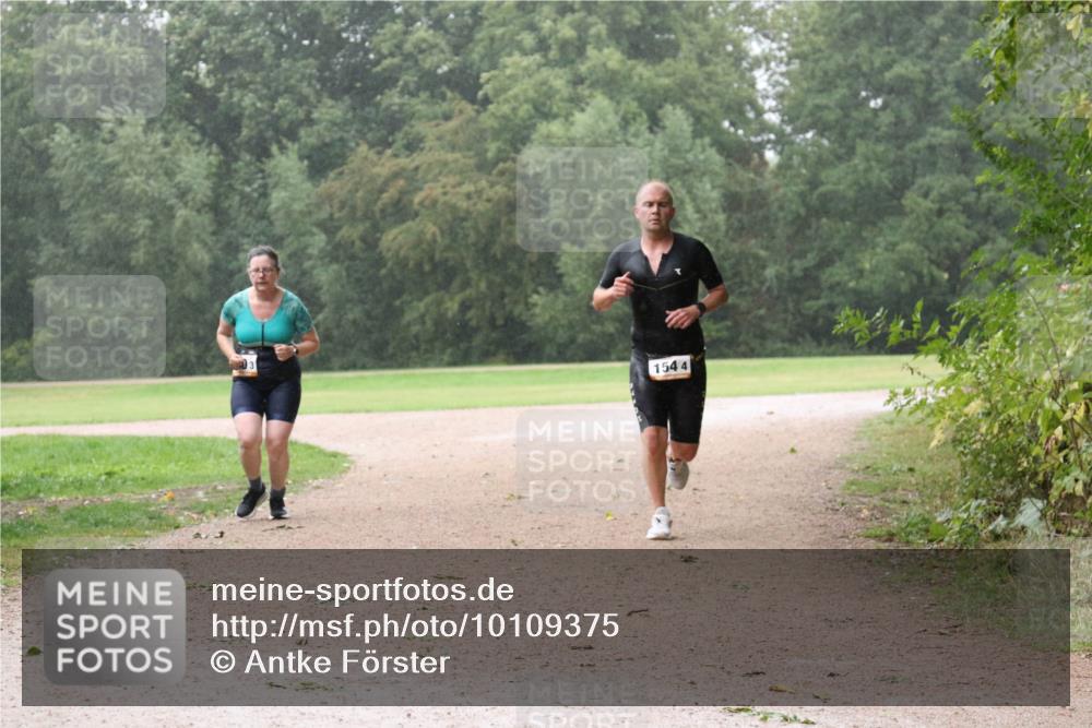 30.08.2026 - Elbe Triathlon Hamburg Antke Förster http://msf.ph/oto/10109375 30.08.2026 15:57:04 Laufen 154, 4 meine-sportfotos.de