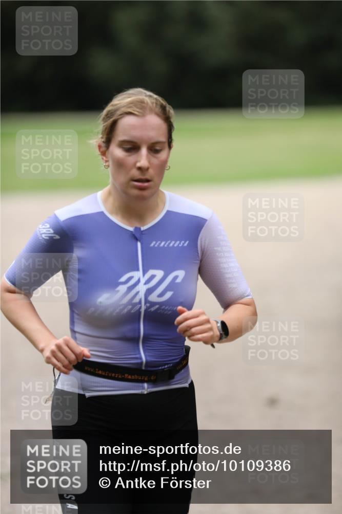 30.08.2026 - Elbe Triathlon Hamburg Antke Förster http://msf.ph/oto/10109386 30.08.2026 15:32:38 Laufen 3 meine-sportfotos.de