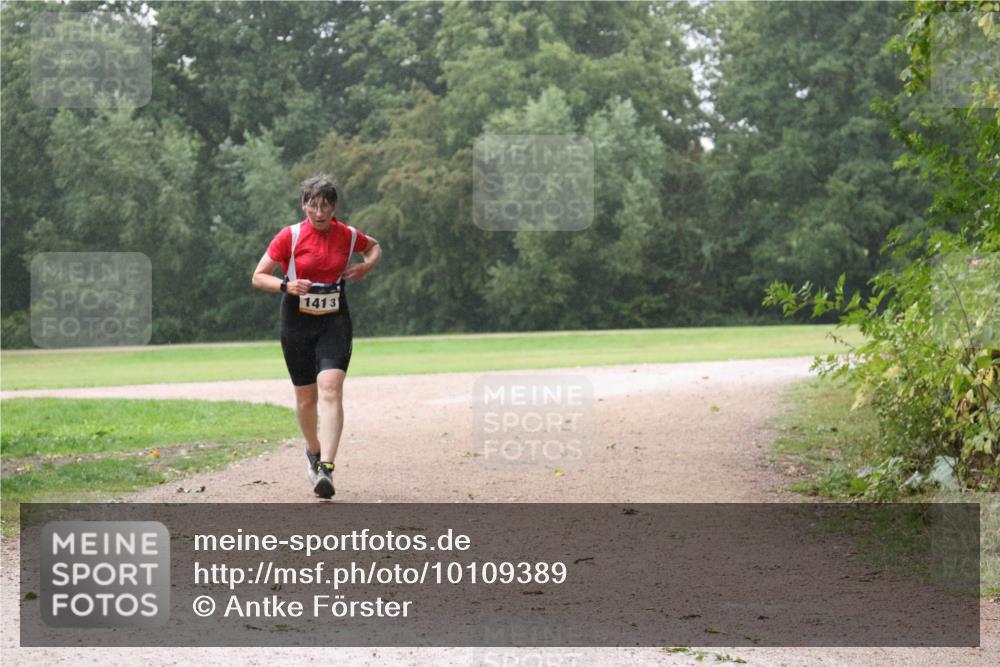 30.08.2026 - Elbe Triathlon Hamburg Antke Förster http://msf.ph/oto/10109389 30.08.2026 15:57:51 Laufen 1413 meine-sportfotos.de