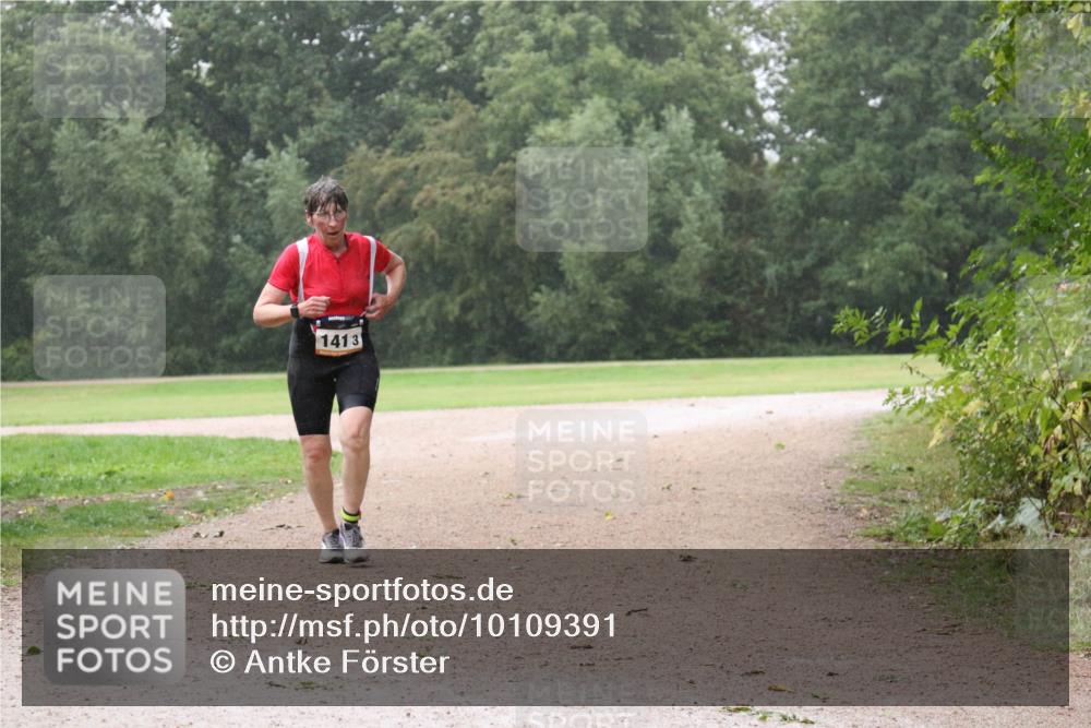 30.08.2026 - Elbe Triathlon Hamburg Antke Förster http://msf.ph/oto/10109391 30.08.2026 15:57:52 Laufen 1413 meine-sportfotos.de