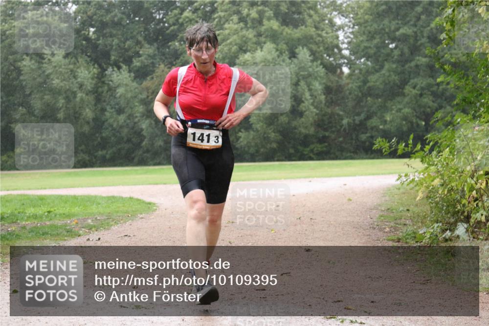 30.08.2026 - Elbe Triathlon Hamburg Antke Förster http://msf.ph/oto/10109395 30.08.2026 15:57:54 Laufen 1413 meine-sportfotos.de