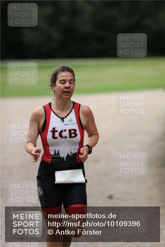 30.08.2026 - Elbe Triathlon Hamburg Antke Förster http://msf.ph/oto/10109396 30.08.2026 15:33:04 Laufen  meine-sportfotos.de