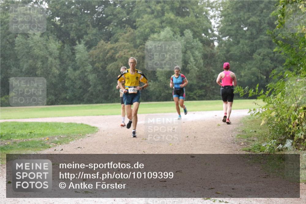 30.08.2026 - Elbe Triathlon Hamburg Antke Förster http://msf.ph/oto/10109399 30.08.2026 15:59:01 Laufen 1553 meine-sportfotos.de