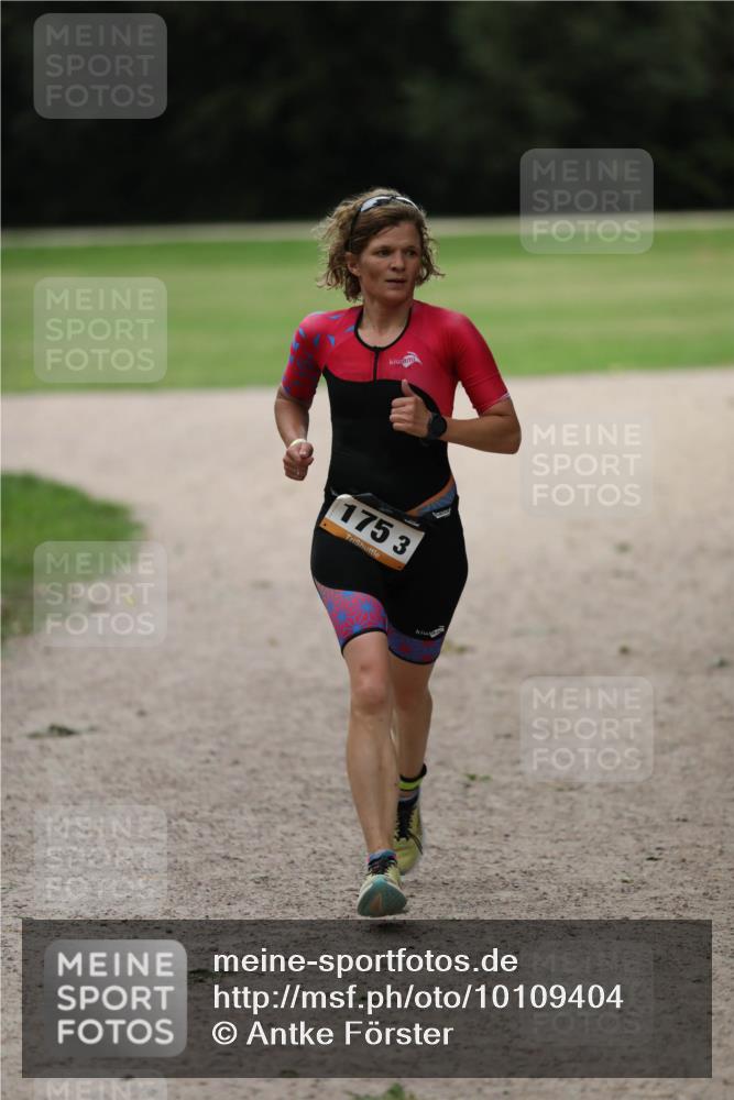 30.08.2026 - Elbe Triathlon Hamburg Antke Förster http://msf.ph/oto/10109404 30.08.2026 15:34:54 Laufen 175, 3 meine-sportfotos.de