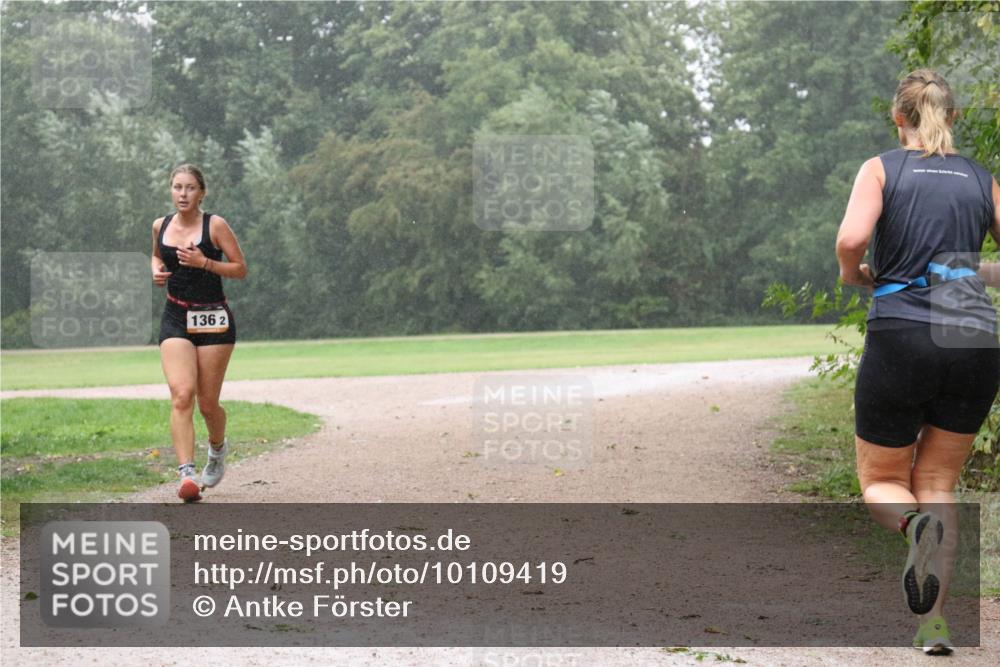 30.08.2026 - Elbe Triathlon Hamburg Antke Förster http://msf.ph/oto/10109419 30.08.2026 15:59:57 Laufen 136, 2 meine-sportfotos.de