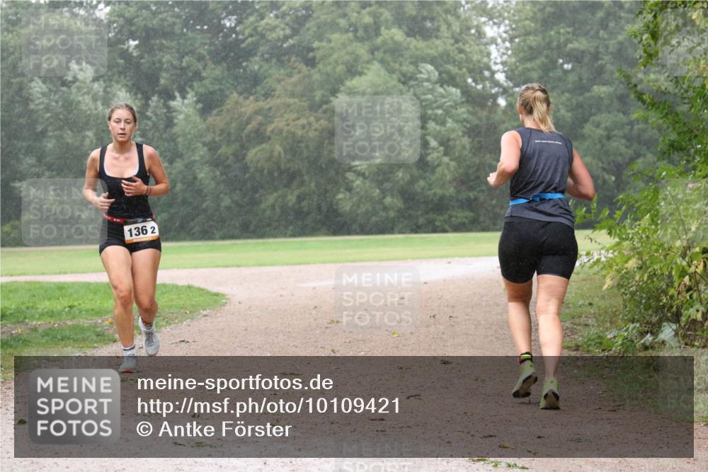 30.08.2026 - Elbe Triathlon Hamburg Antke Förster http://msf.ph/oto/10109421 30.08.2026 15:59:58 Laufen 136, 2 meine-sportfotos.de