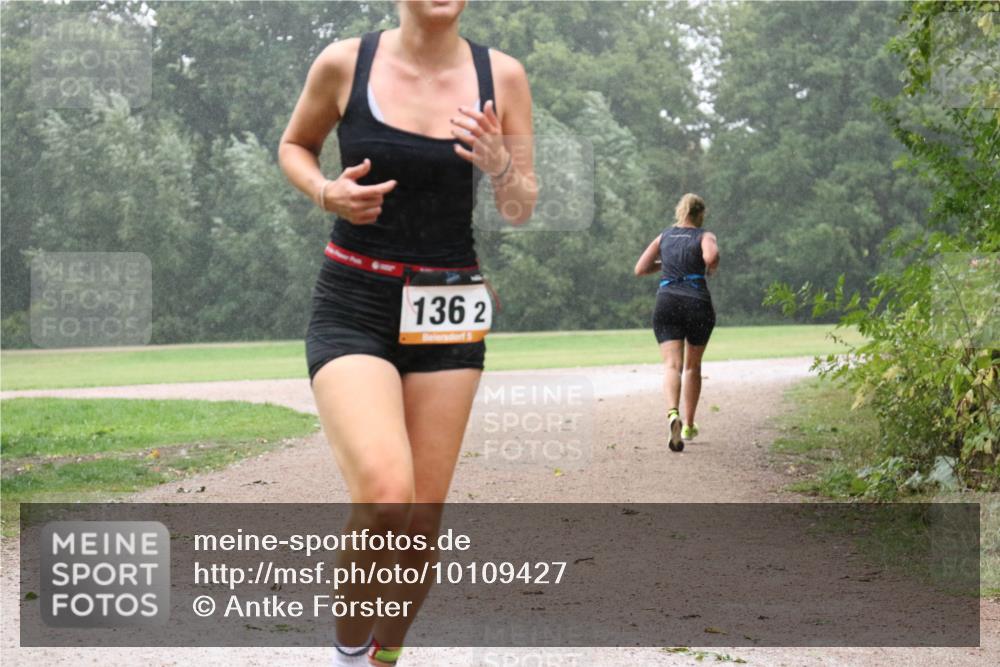 30.08.2026 - Elbe Triathlon Hamburg Antke Förster http://msf.ph/oto/10109427 30.08.2026 16:00:00 Laufen 136, 2 meine-sportfotos.de