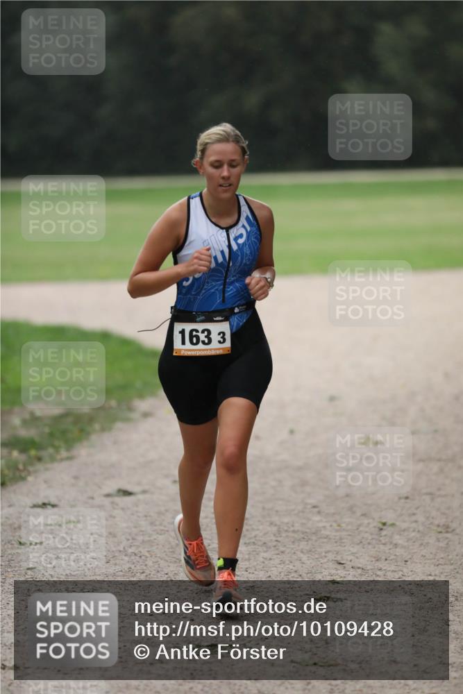30.08.2026 - Elbe Triathlon Hamburg Antke Förster http://msf.ph/oto/10109428 30.08.2026 15:38:56 Laufen 163, 3 meine-sportfotos.de