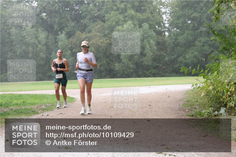 30.08.2026 - Elbe Triathlon Hamburg Antke Förster http://msf.ph/oto/10109429 30.08.2026 16:01:36 Laufen 177, 3 meine-sportfotos.de