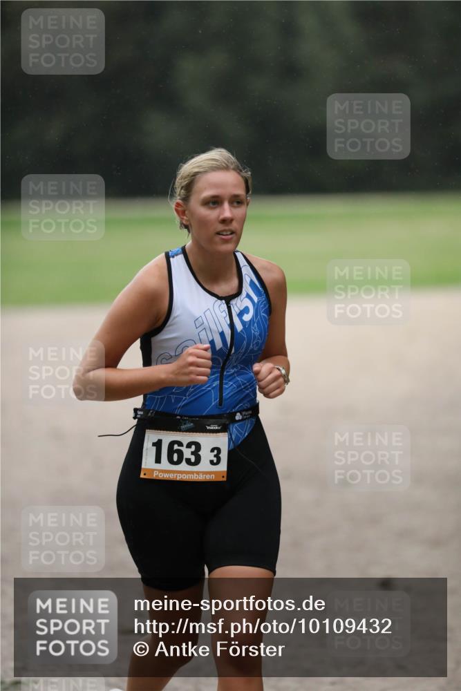 30.08.2026 - Elbe Triathlon Hamburg Antke Förster http://msf.ph/oto/10109432 30.08.2026 15:38:58 Laufen 1633 meine-sportfotos.de