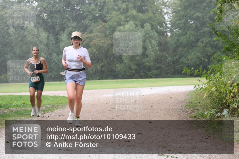 30.08.2026 - Elbe Triathlon Hamburg Antke Förster http://msf.ph/oto/10109433 30.08.2026 16:01:37 Laufen 177, 3 meine-sportfotos.de