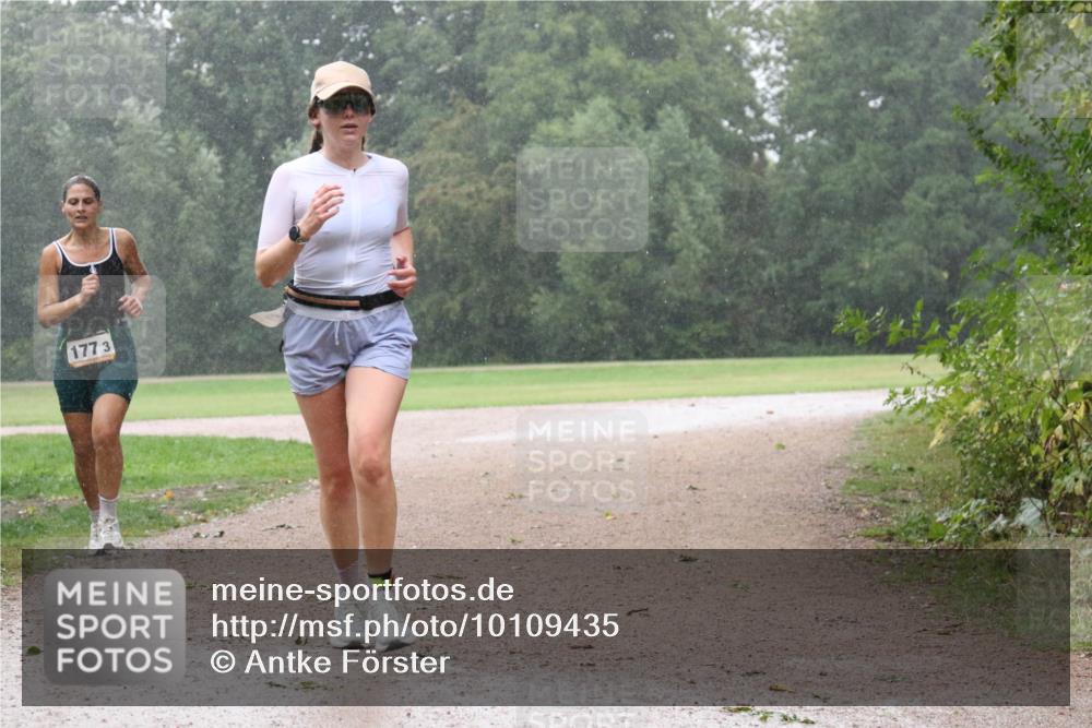 30.08.2026 - Elbe Triathlon Hamburg Antke Förster http://msf.ph/oto/10109435 30.08.2026 16:01:38 Laufen 177, 3 meine-sportfotos.de