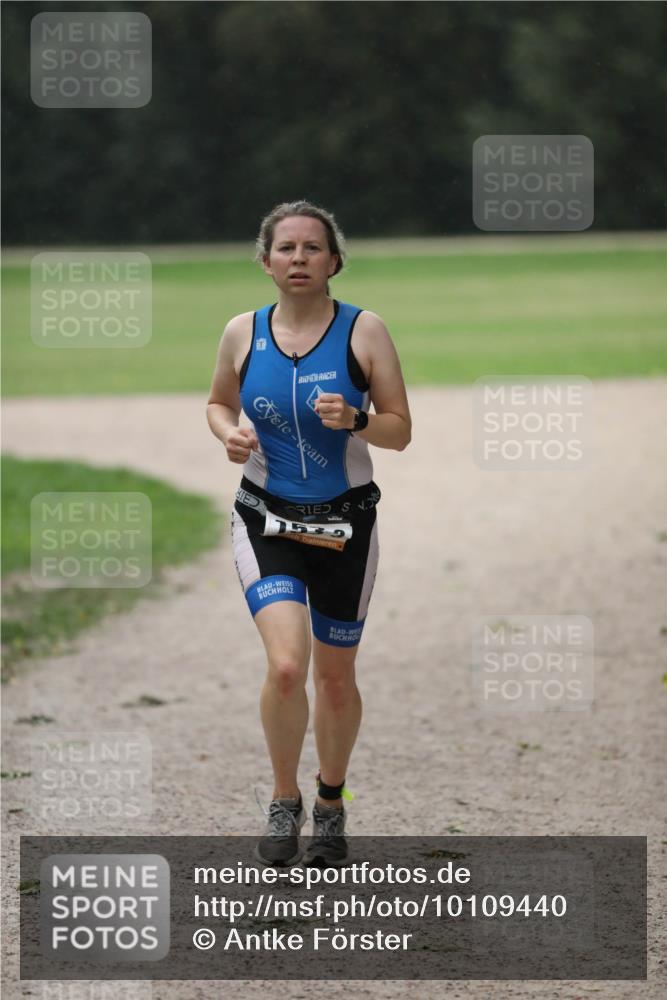30.08.2026 - Elbe Triathlon Hamburg Antke Förster http://msf.ph/oto/10109440 30.08.2026 15:39:27 Laufen 539 meine-sportfotos.de