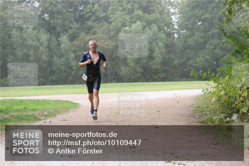 30.08.2026 - Elbe Triathlon Hamburg Antke Förster http://msf.ph/oto/10109447 30.08.2026 16:02:18 Laufen 564 meine-sportfotos.de