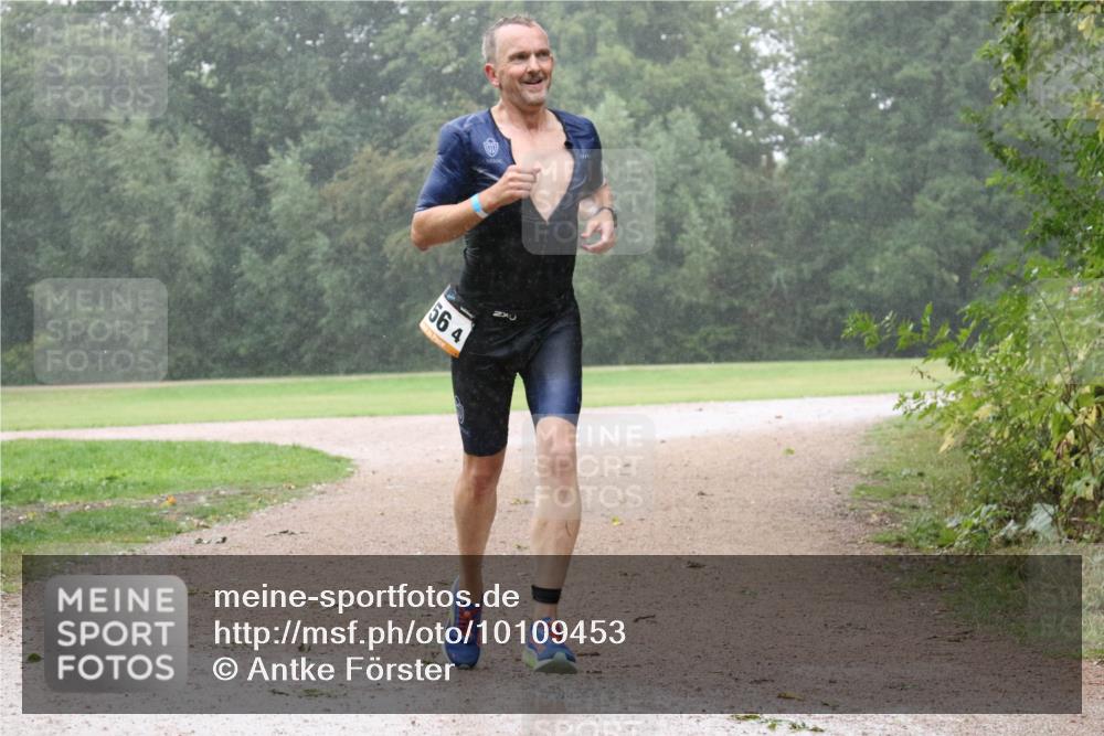 30.08.2026 - Elbe Triathlon Hamburg Antke Förster http://msf.ph/oto/10109453 30.08.2026 16:02:19 Laufen 56, 4 meine-sportfotos.de