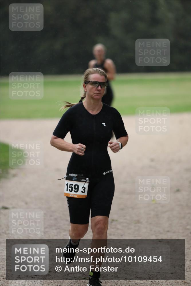 30.08.2026 - Elbe Triathlon Hamburg Antke Förster http://msf.ph/oto/10109454 30.08.2026 15:39:45 Laufen 159, 3 meine-sportfotos.de