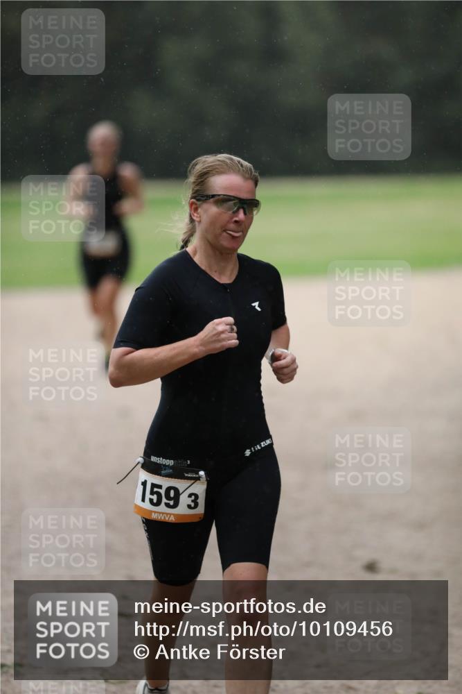 30.08.2026 - Elbe Triathlon Hamburg Antke Förster http://msf.ph/oto/10109456 30.08.2026 15:39:45 Laufen 159, 3 meine-sportfotos.de