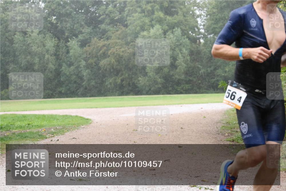 30.08.2026 - Elbe Triathlon Hamburg Antke Förster http://msf.ph/oto/10109457 30.08.2026 16:02:20 Laufen 56, 4 meine-sportfotos.de