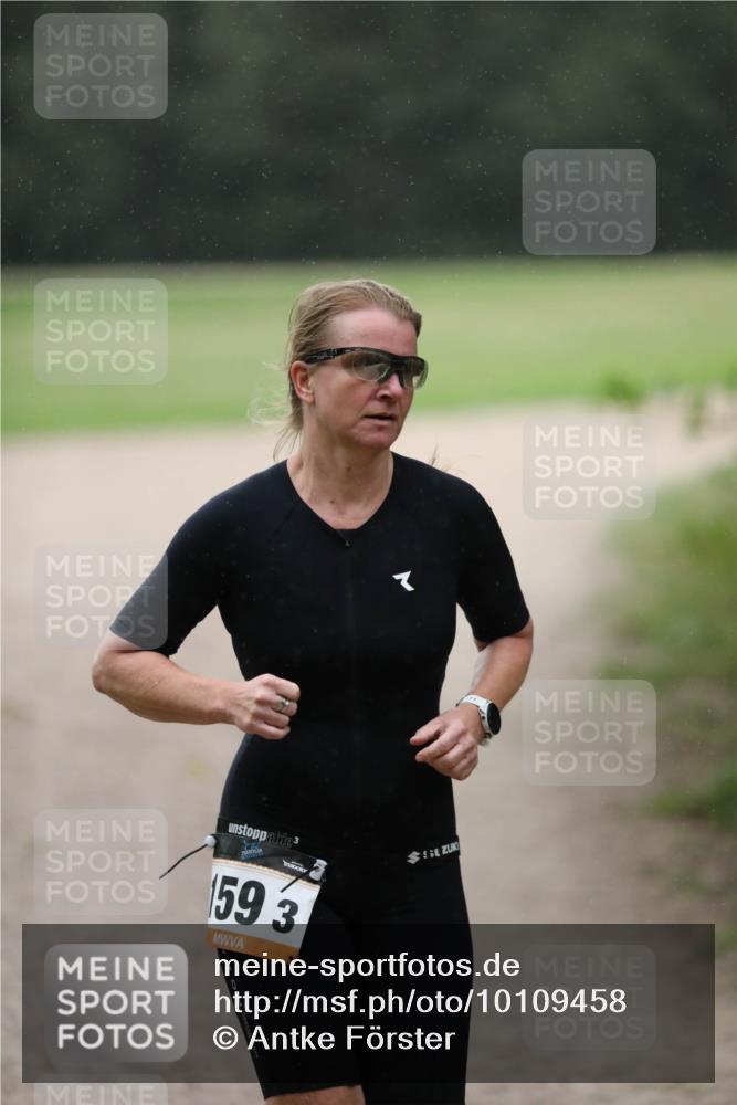 30.08.2026 - Elbe Triathlon Hamburg Antke Förster http://msf.ph/oto/10109458 30.08.2026 15:39:45 Laufen 159, 3 meine-sportfotos.de