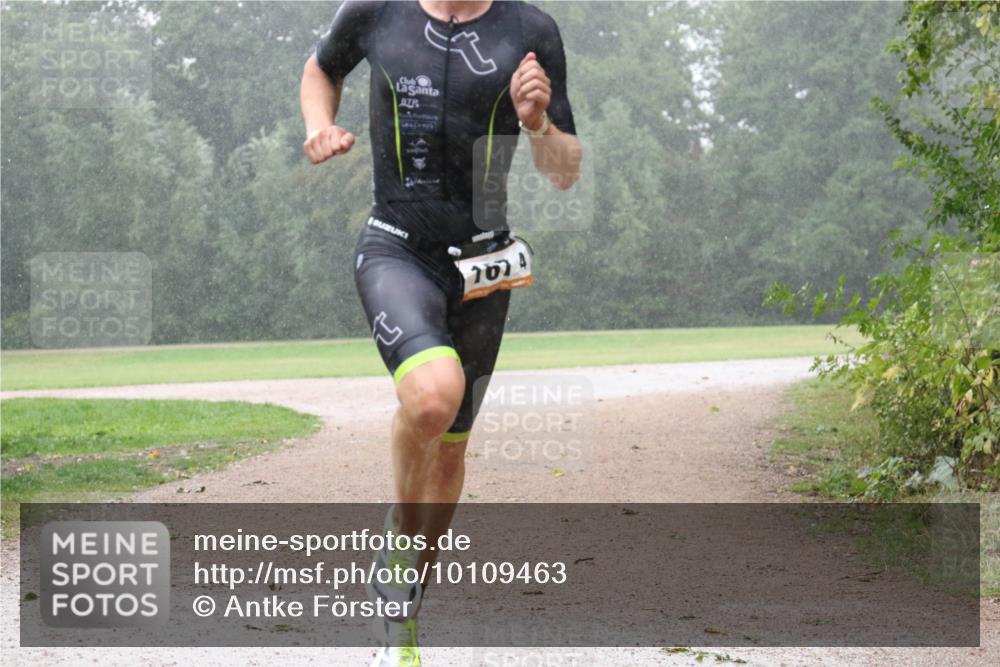 30.08.2026 - Elbe Triathlon Hamburg Antke Förster http://msf.ph/oto/10109463 30.08.2026 16:03:59 Laufen 7674 meine-sportfotos.de