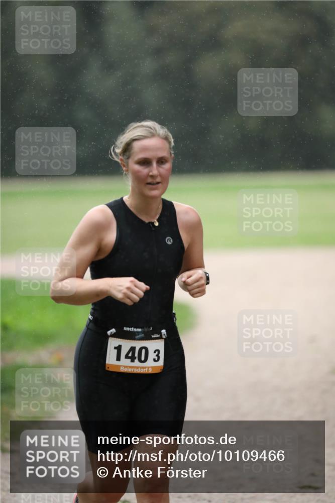 30.08.2026 - Elbe Triathlon Hamburg Antke Förster http://msf.ph/oto/10109466 30.08.2026 15:39:51 Laufen 1403, 9 meine-sportfotos.de