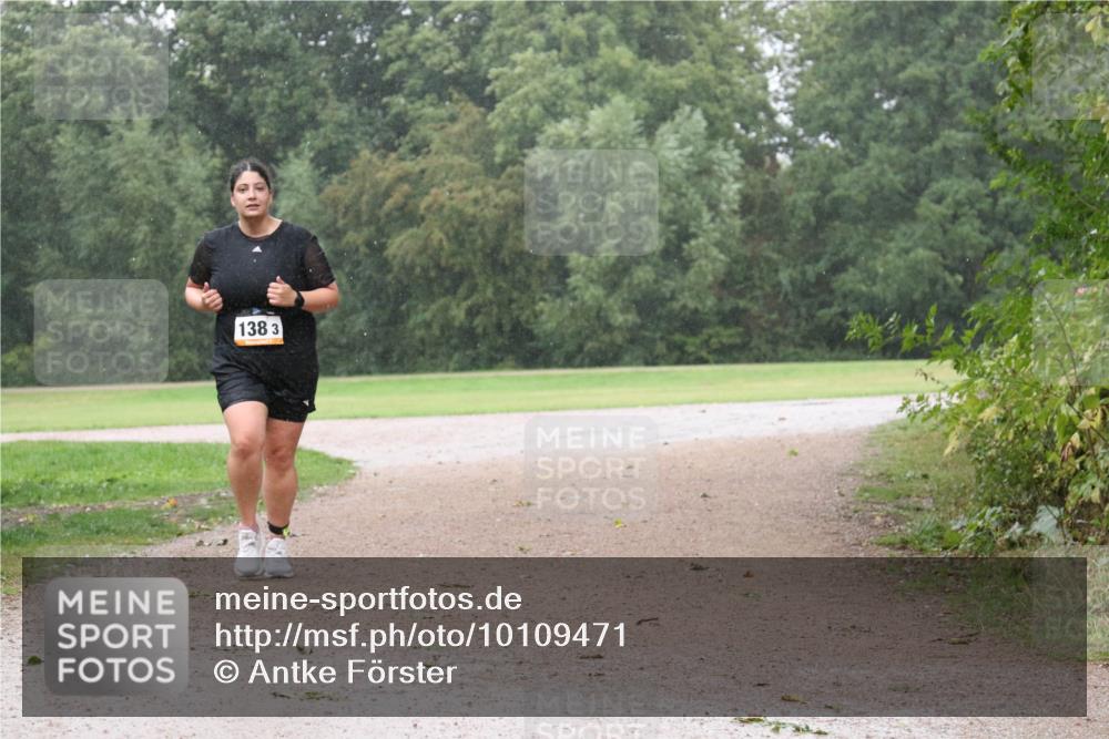 30.08.2026 - Elbe Triathlon Hamburg Antke Förster http://msf.ph/oto/10109471 30.08.2026 16:06:14 Laufen 138, 3 meine-sportfotos.de