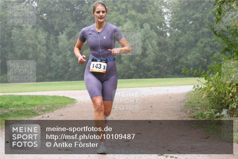 30.08.2026 - Elbe Triathlon Hamburg Antke Förster http://msf.ph/oto/10109487 30.08.2026 16:07:09 Laufen 143, 3 meine-sportfotos.de