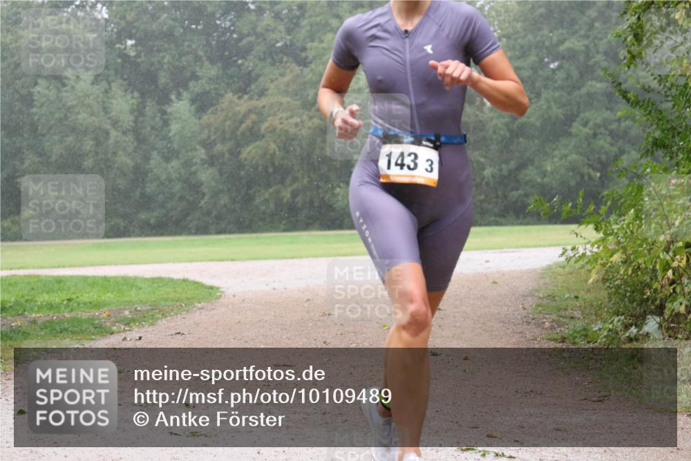 30.08.2026 - Elbe Triathlon Hamburg Antke Förster http://msf.ph/oto/10109489 30.08.2026 16:07:10 Laufen 143, 3 meine-sportfotos.de