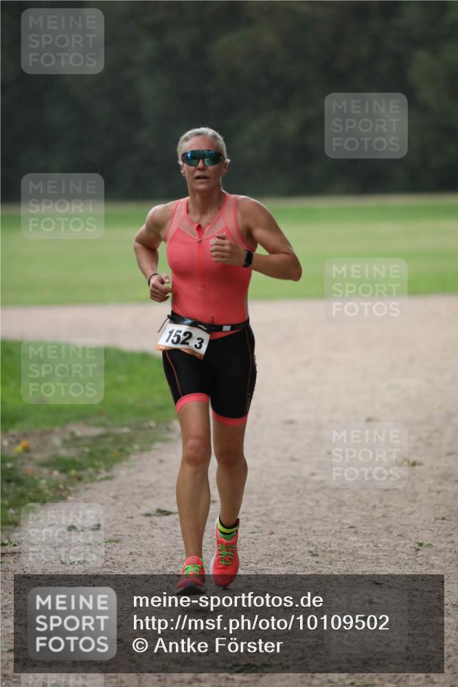 30.08.2026 - Elbe Triathlon Hamburg Antke Förster http://msf.ph/oto/10109502 30.08.2026 15:41:24 Laufen 152, 3 meine-sportfotos.de