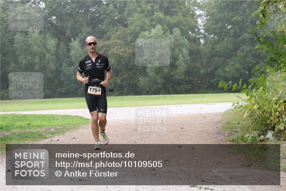 30.08.2026 - Elbe Triathlon Hamburg Antke Förster http://msf.ph/oto/10109505 30.08.2026 16:09:22 Laufen 1754 meine-sportfotos.de