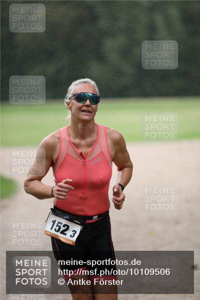 30.08.2026 - Elbe Triathlon Hamburg Antke Förster http://msf.ph/oto/10109506 30.08.2026 15:41:26 Laufen 152, 3 meine-sportfotos.de