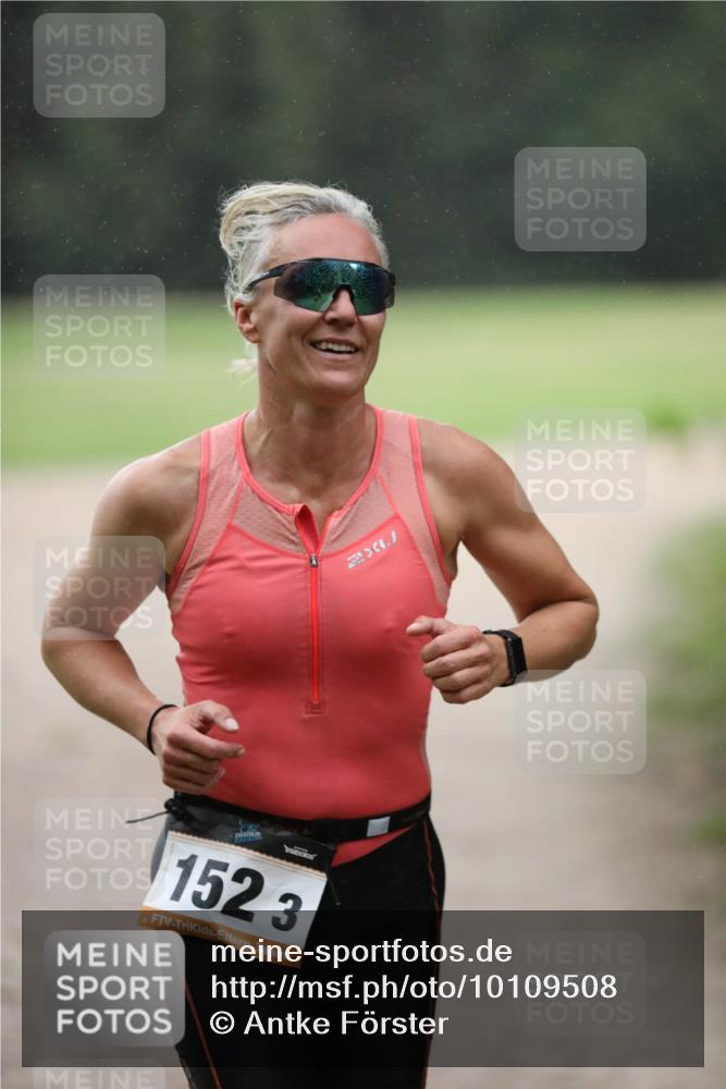 30.08.2026 - Elbe Triathlon Hamburg Antke Förster http://msf.ph/oto/10109508 30.08.2026 15:41:26 Laufen 152, 3 meine-sportfotos.de