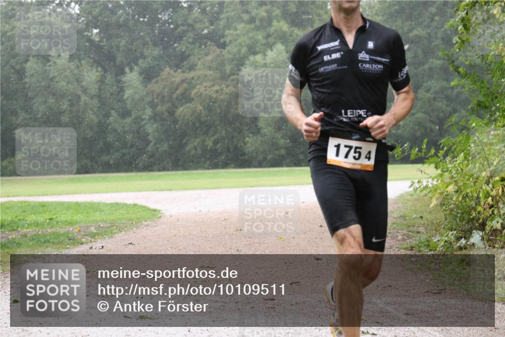 30.08.2026 - Elbe Triathlon Hamburg Antke Förster http://msf.ph/oto/10109511 30.08.2026 16:09:24 Laufen 1754 meine-sportfotos.de