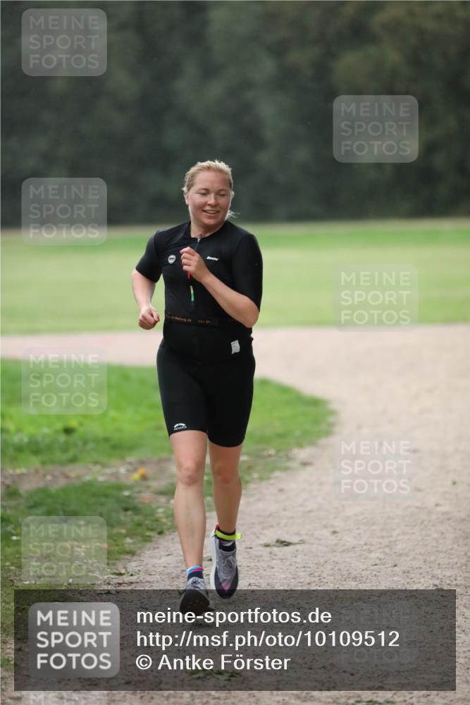 30.08.2026 - Elbe Triathlon Hamburg Antke Förster http://msf.ph/oto/10109512 30.08.2026 15:41:48 Laufen  meine-sportfotos.de