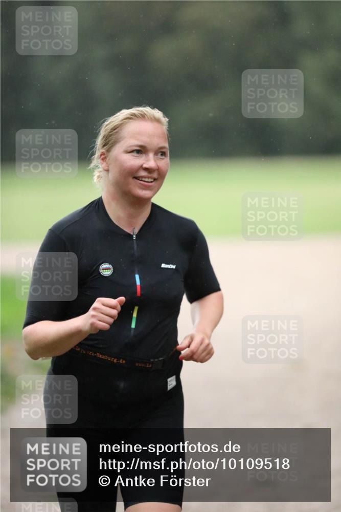 30.08.2026 - Elbe Triathlon Hamburg Antke Förster http://msf.ph/oto/10109518 30.08.2026 15:41:50 Laufen  meine-sportfotos.de