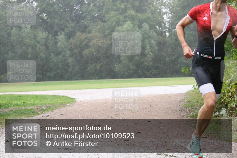 30.08.2026 - Elbe Triathlon Hamburg Antke Förster http://msf.ph/oto/10109523 30.08.2026 16:10:11 Laufen  meine-sportfotos.de