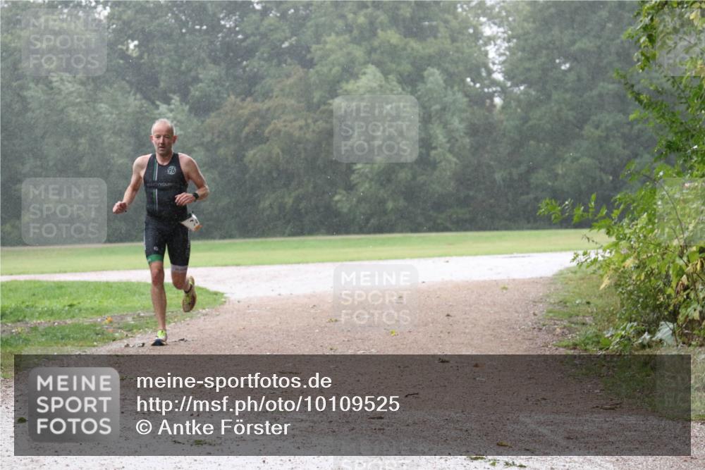 30.08.2026 - Elbe Triathlon Hamburg Antke Förster http://msf.ph/oto/10109525 30.08.2026 16:10:37 Laufen  meine-sportfotos.de