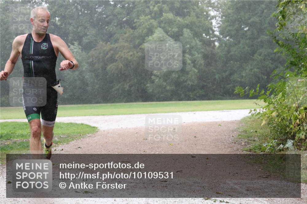 30.08.2026 - Elbe Triathlon Hamburg Antke Förster http://msf.ph/oto/10109531 30.08.2026 16:10:38 Laufen 96 meine-sportfotos.de