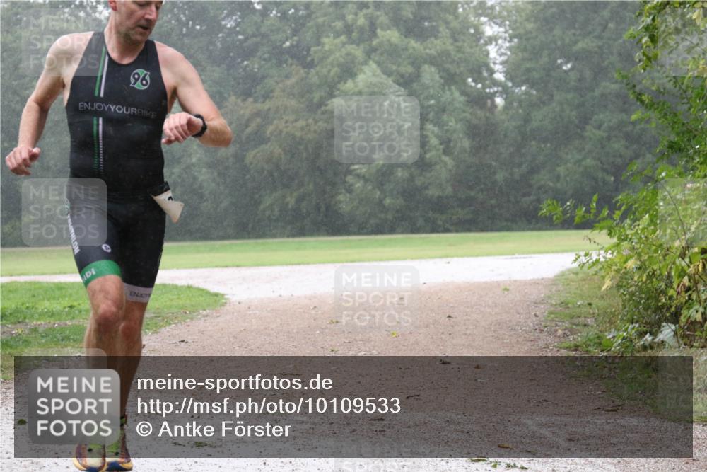 30.08.2026 - Elbe Triathlon Hamburg Antke Förster http://msf.ph/oto/10109533 30.08.2026 16:10:39 Laufen 96 meine-sportfotos.de