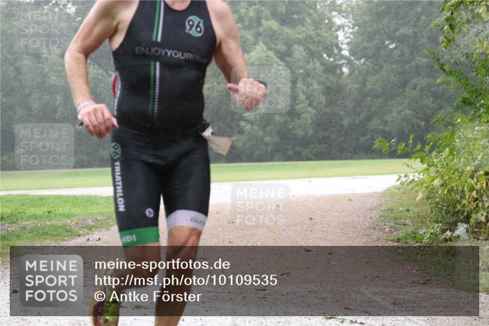 30.08.2026 - Elbe Triathlon Hamburg Antke Förster http://msf.ph/oto/10109535 30.08.2026 16:10:40 Laufen 96, 96 meine-sportfotos.de
