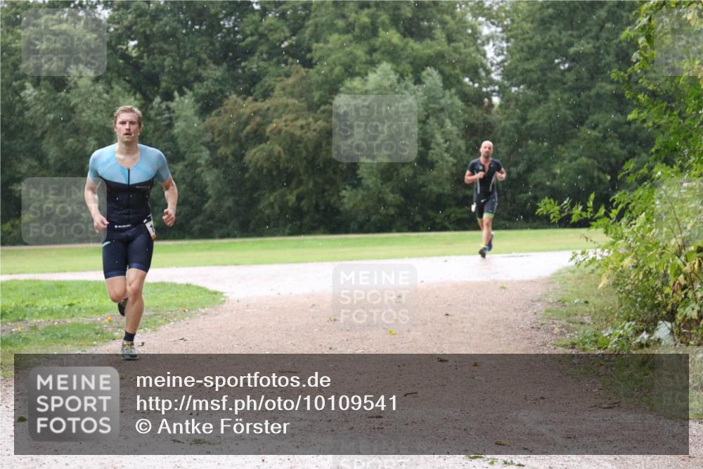 30.08.2026 - Elbe Triathlon Hamburg Antke Förster http://msf.ph/oto/10109541 30.08.2026 16:13:55 Laufen  meine-sportfotos.de