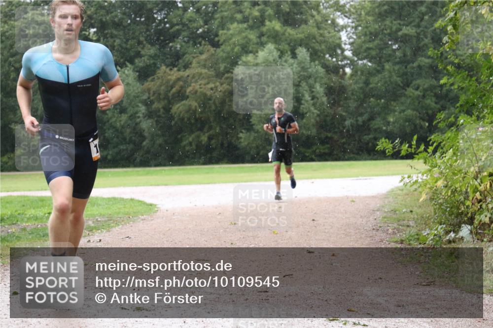 30.08.2026 - Elbe Triathlon Hamburg Antke Förster http://msf.ph/oto/10109545 30.08.2026 16:13:57 Laufen  meine-sportfotos.de
