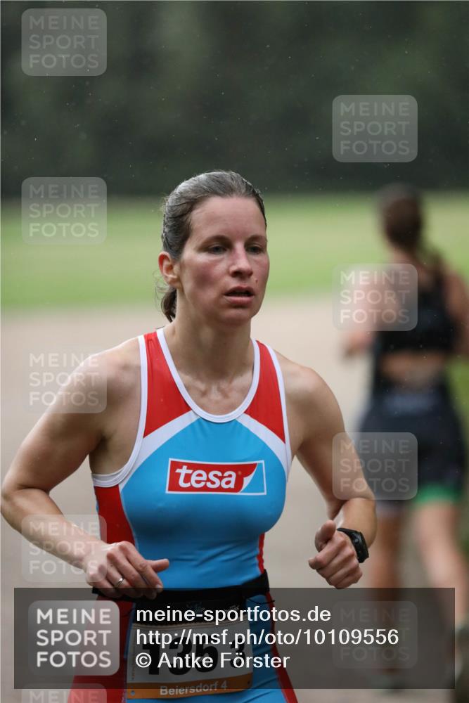 30.08.2026 - Elbe Triathlon Hamburg Antke Förster http://msf.ph/oto/10109556 30.08.2026 15:43:09 Laufen 1353, 4 meine-sportfotos.de