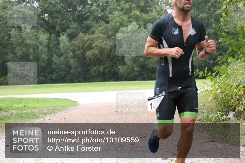 30.08.2026 - Elbe Triathlon Hamburg Antke Förster http://msf.ph/oto/10109559 30.08.2026 16:14:02 Laufen  meine-sportfotos.de